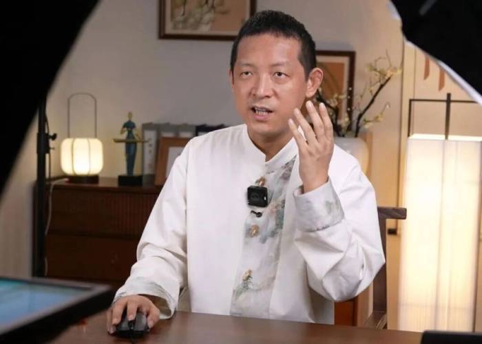 Liu Zhiyu, 38 tuổi, trong phòng livestream ở Bắc Kinh, tháng 8/2026. Ảnh: Paper