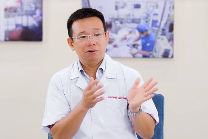 BS.CKII Phan Vĩnh Thọ chia sẻ trong vodcast. Ảnh: Doctor247