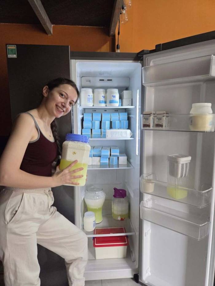 Nastya mở tiệm bánh Nga tại nhà ở Đà Nẵng. Ảnh nhân vật cung cấp