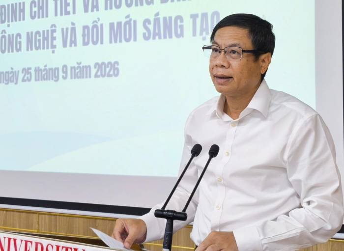Thứ trưởng Lê Xuân Định phát biểu tại hội nghị chiều 25/9 tại Đại học Luật - ĐHQGHN. Ảnh: Nam Nguyễn