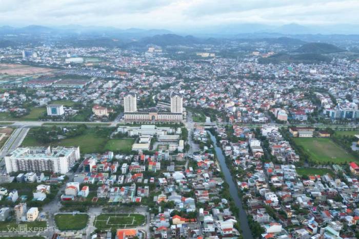 Đô thị Huế  mở rộng hướng về phía đông, đường Tố Hữu nối dài. Ảnh: Võ Thạnh