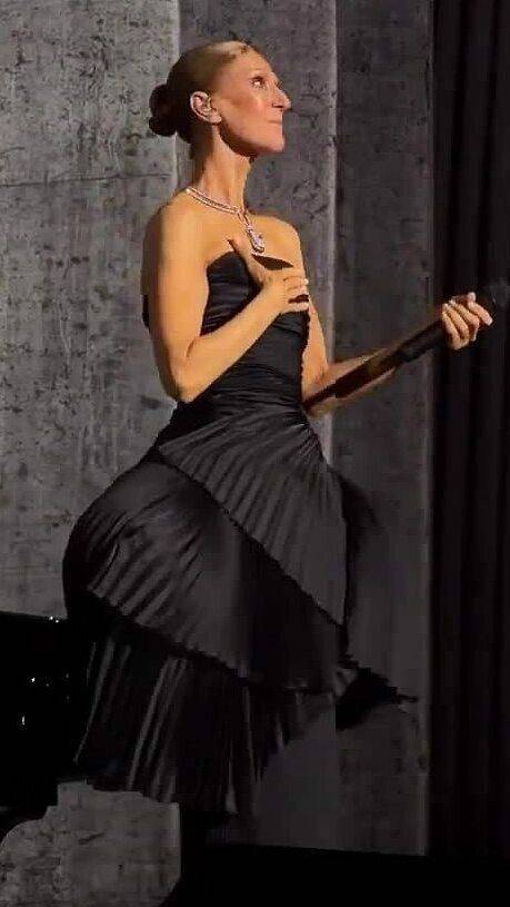 Celine Dion khóc khi trở lại sân khấu sau 6 năm