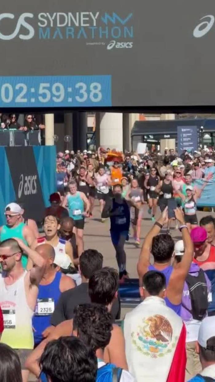 Runner mang thai 32 tuần chạy sub3 tại Sydney Marathon