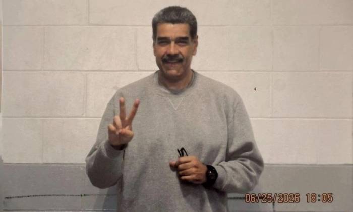 Tổng thống Venezuela Nicolas Maduro tại trung tâm giam giữ hôm 25/6. Ảnh: X/NicolasMaduro
