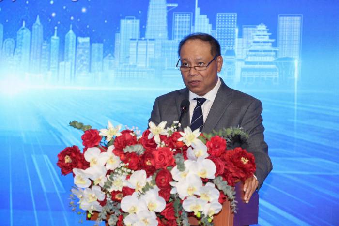 Ông Jojo Flores, đồng sáng lập Plug and Play Tech Center, phát biểu tại lễ ký chiều 30/9. Ảnh: An Phương