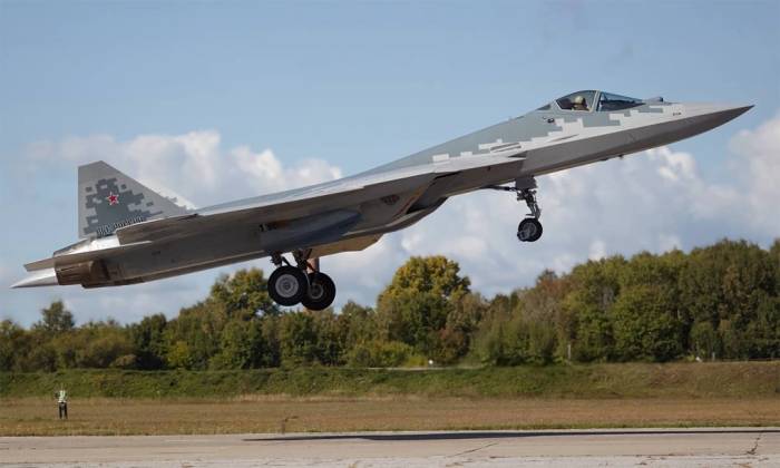 Tiêm kích Su-57 cất cánh trong ảnh công bố ngày 27/9. Ảnh: UAC