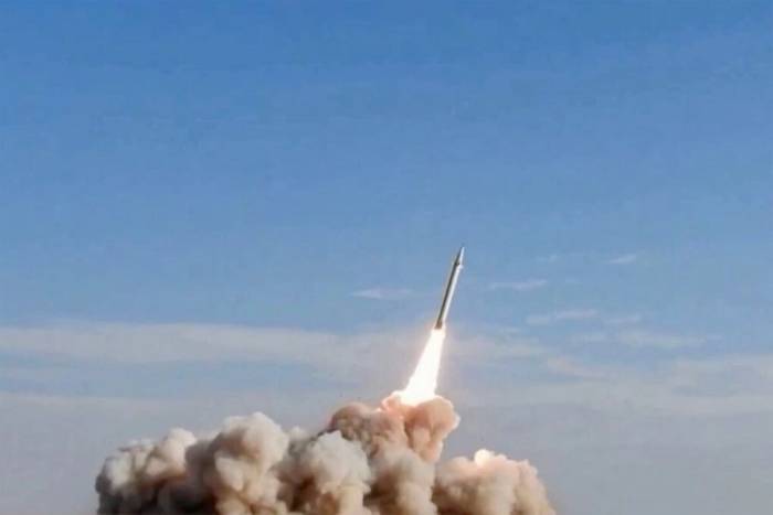Iran phóng tên lửa vào một mục tiêu Mỹ ở vùng Vịnh ngày 20/7. Ảnh: AFP