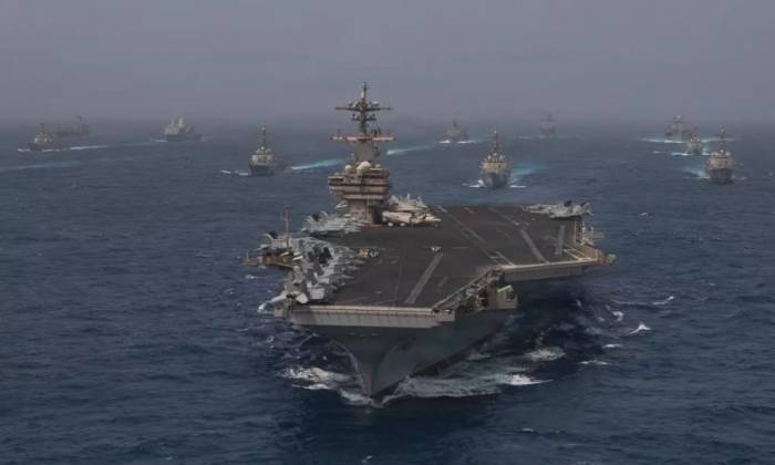 Tàu sân bay USS George H.W. Bush và chiến hạm Mỹ trên biển Arab ngày 30/6. Ảnh: US Navy