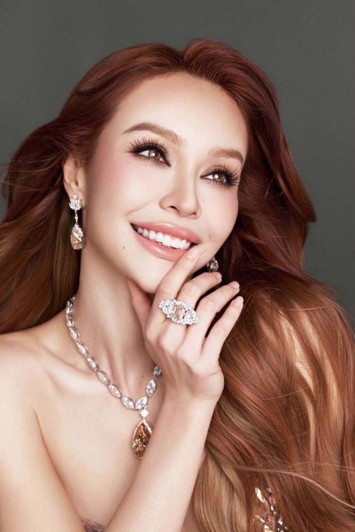 Sắc vóc ca sĩ MLee