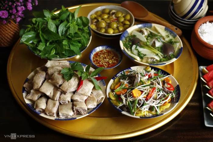 Ăn uống khoa học giúp cân bằng cholesterol. Ảnh: Bùi Thủy