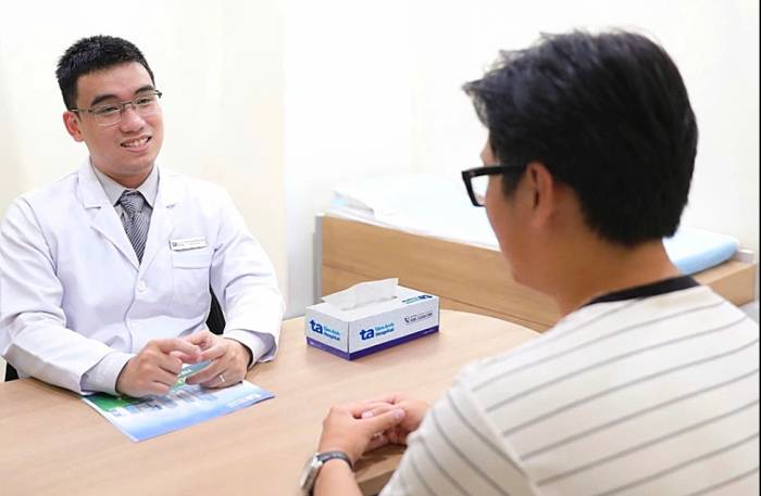 Đau đầu, chóng mặt có thể liên quan đến thiếu máu não. Ảnh minh họa: Đình Diệu