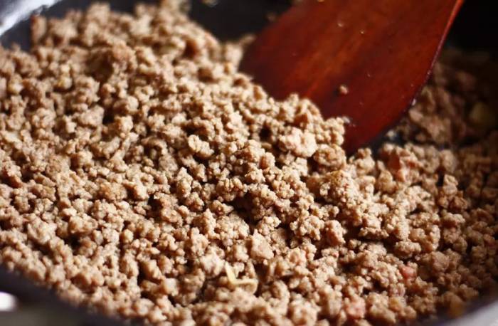 Thịt bò giàu sắt, protein, vitamin B12, kẽm có lợi cho sức khỏe trẻ. Ảnh: Bùi Thủy