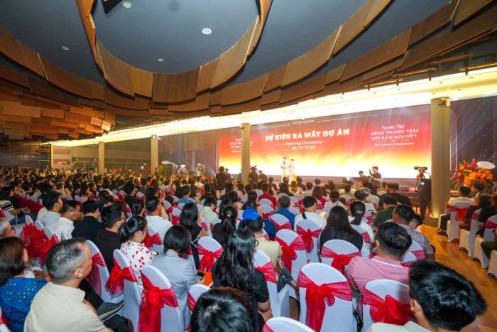 Toàn cảnh sự kiện ra mắt, tối 26/9. Ảnh: Phú Mỹ Hưng