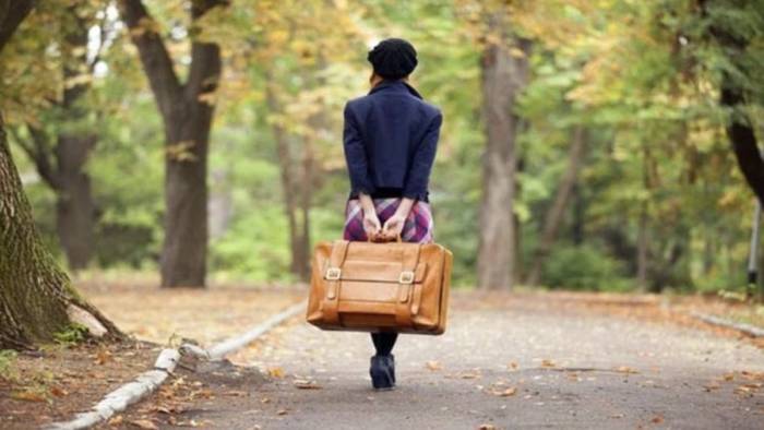 Đi du lịch một mình có thể mang lại cảm giác tự do và thú vị, nhưng một chuyến đi ngẫu hứng có nên để ít nhất một người biết lịch trình của mình để phòng trường hợp cần thiết? Ảnh minh họa: India Today