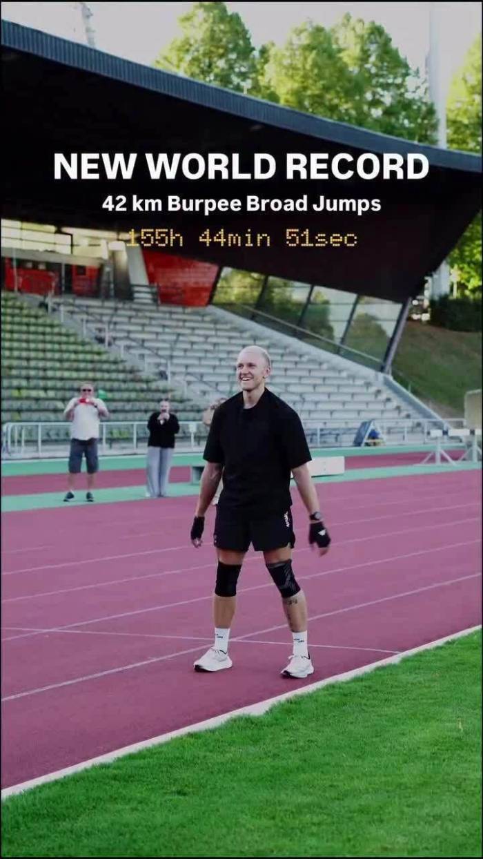 VĐV Đức phá kỷ lục marathon bằng 30.000 lần burpee nhảy xa