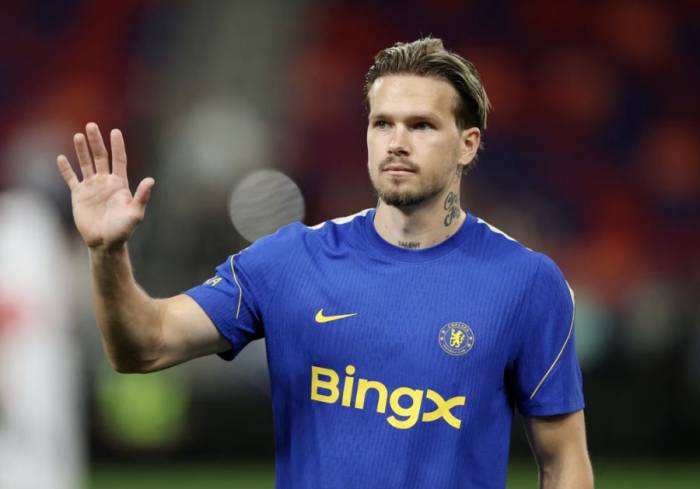 Mykhailo Mudryk trong buổi tập của Chelsea tại sân vận động Kai Tak, Hong Kong ngày 4/8/2026. Ảnh: Reuters