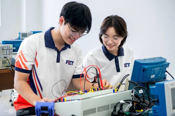 Sinh viên trường Đại học Công nghệ, Đại học Quốc gia Hà Nội. Ảnh: Thế Bằng