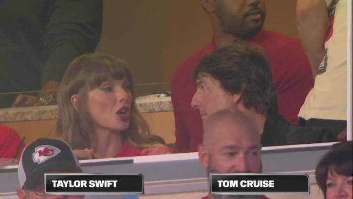 Taylor Swift đi xem bóng bầu dục cùng Tom Cruise