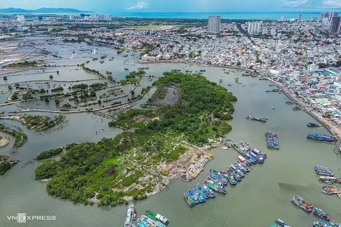 Khu vực đường quy hoạch Sao Mai - Bến Đình dẫn vào đường 30 Tháng 4, điểm cuối dự án đường vượt biển Cần Giờ - Vũng Tàu. Ảnh: Đăng Khoa