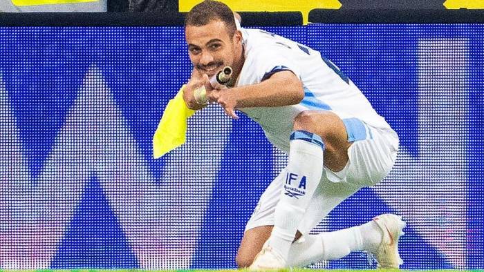 Động tác ăn mừng gây tranh cãi của Farchi trong trận Israel thua Áo 1-3 ở bảng 3 Nations League B, tại Linz, Áo hôm 24/9. Ảnh: AP