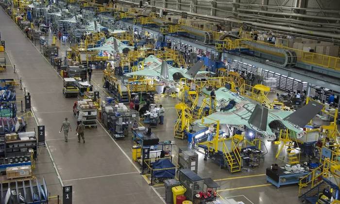 Tiêm kích F-35 trên dây chuyền lắp ráp ở bang Texas, Mỹ tháng 6/2017. Ảnh: Lockheed Martin