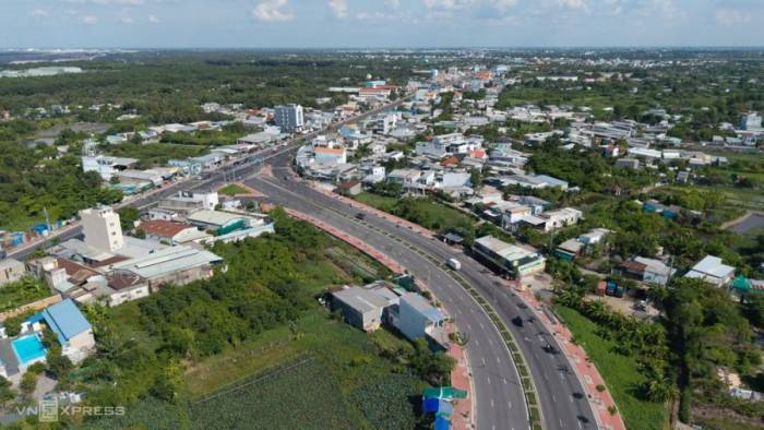 Bất động sản khu Tây TP HCM, đoạn qua huyện Bình Chánh cũ, tháng 5/2026. Ảnh: Quỳnh Trần