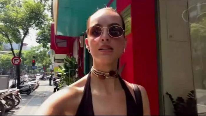 Vlog du lịch Hà Nội của Hoa hậu Thế giới 2018