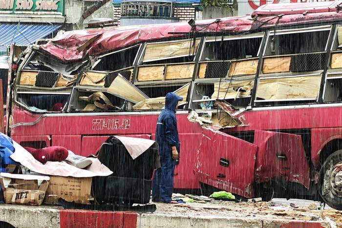 Ôtô biến dạng sau tai nạn. Ảnh: Ngọc Oanh