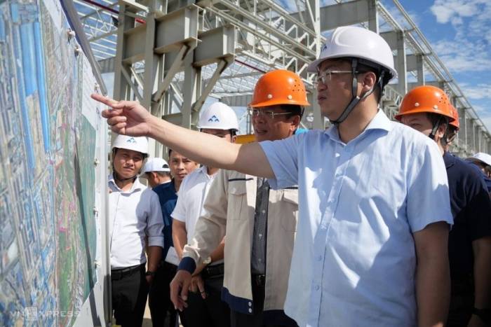 Chủ tịch UBND Quảng Ngãi Nguyễn Đức Tâm làm việc với Hòa Phát, một trong các nhà đầu tư lớn tại Khu kinh tế Dung Quất. Ảnh: Phạm Linh