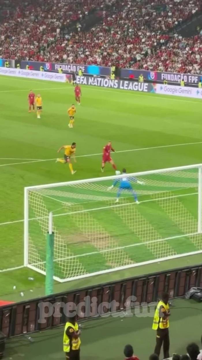 Ronaldo bị hủy bàn vì lỗi việt vị