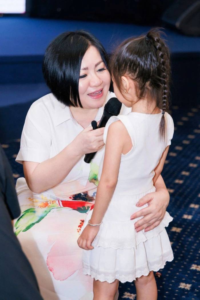 CEO Trang Lê có mặt tại điểm casting để động viên các bé.