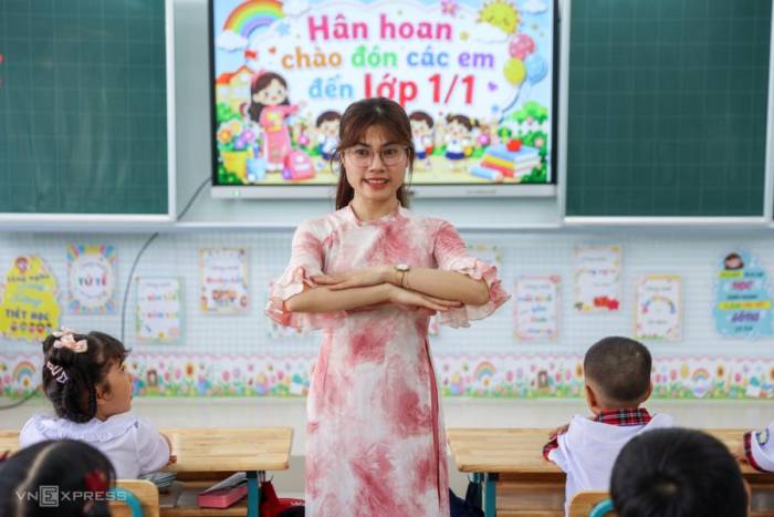 Giáo viên trường tiểu học Trần Đại Nghĩa, phường Bình Hưng Hòa, TP HCM, tháng 8/2026. Ảnh: Quỳnh Trần