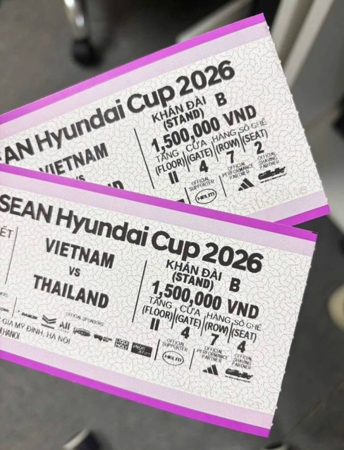 Cặp vé ở khán đài B, sân Mỹ Đình trong trận chung kết lượt về Việt Nam - Thái Lan được thổi giá lên 12 triệu đồng. Ảnh: Thread