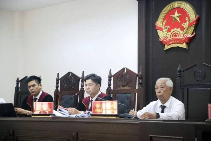 HĐXX ngày 14/9. Ảnh: Phạm Hải