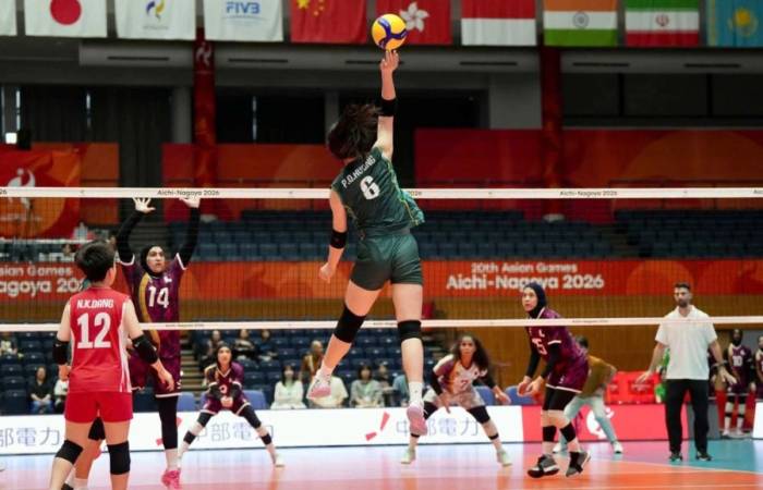 Chủ công Phạm Quỳnh Hương thoải mái đập bóng trong trận thắng Qatar 3-0 ở lượt ra quân bảng D môn bóng chuyền nữ trong nhà ASIAD 2026, tại nhà thi đấu Park Arena Komaki, thành phố Komaki, tỉnh Aichi, Nhật Bản, trưa 16/9. Ảnh: VFV