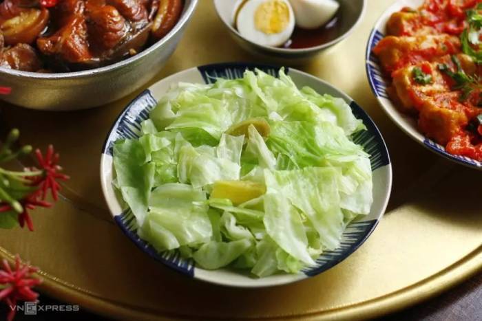 Món luộc tốt cho sức khỏe ít chất béo, dễ tiêu hóa và giúp giữ lại nhiều dưỡng chất thiết yếu. Ảnh: Bùi Thủy