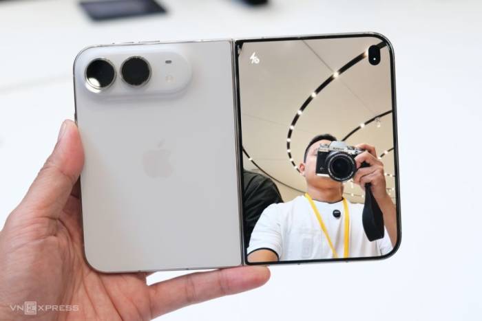 iPhone Duo. Ảnh: Tuấn Hưng