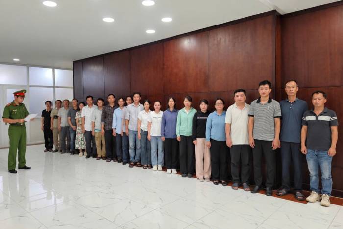 Một số bị can trong đường dây. Ảnh: Công an TP HCM