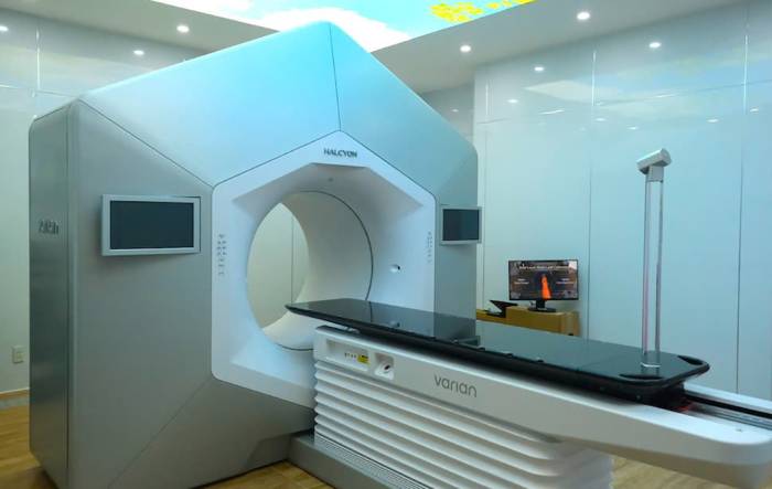 Bệnh viện ung bướu Cần Thơ được lắp đặt hai máy xạ trị ung thư, nhưng đến nay chỉ có một máy hoạt động được. Ảnh: An Bình