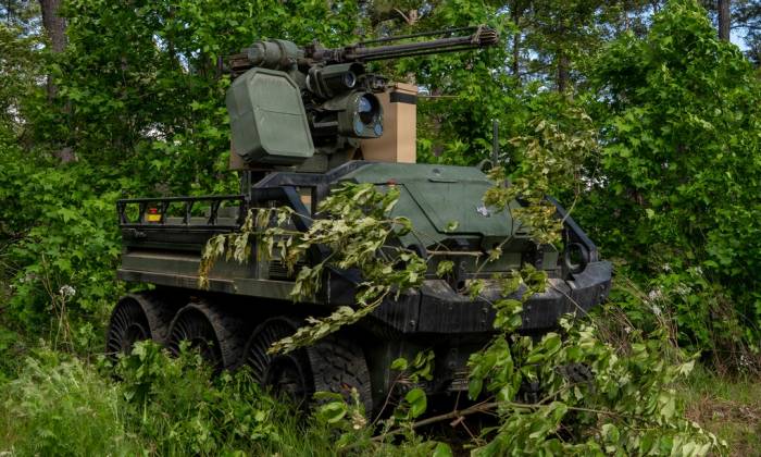 UGV Hunter Wolf Mỹ trong cuộc diễn tập tại căn cứ Polk ở bang Louisiana hồi tháng 4. Ảnh: US Army