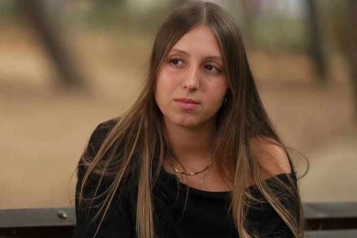 Mika Bauman trả lời phỏng vấn tại Tel Aviv, Israel ngày 1/10. Ảnh: NBC News