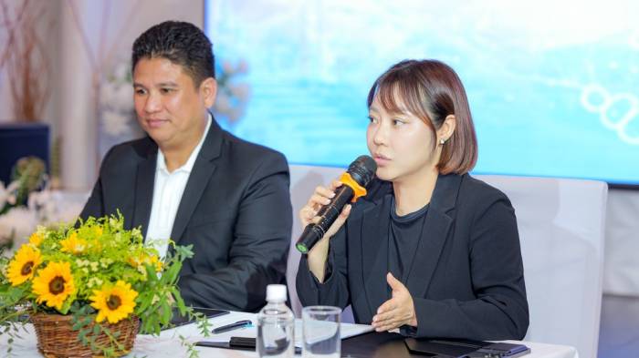 Đại diện Kizuna (phải) phát biểu tại buổi ký kết ngày 24/9. Ảnh: SaigonTimes Travel