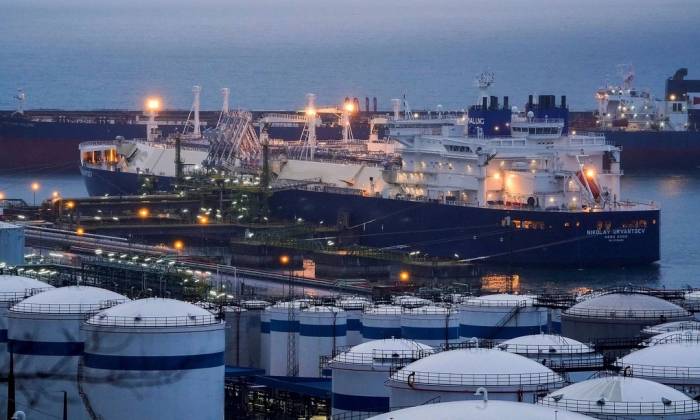 Tàu Nikolay Urvantsev chở khí tự nhiên hóa lỏng (LNG) của Nga dỡ hàng tại cảng Bilbao, Tây Ban Nha, tháng 3/2022. Ảnh: Reuters