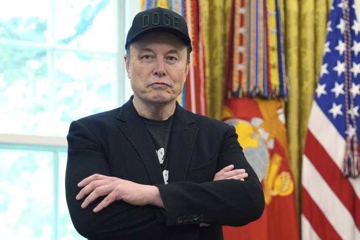 Elon Musk tham dự cuộc họp báo với Tổng thống Donald Trump tại Phòng Bầu dục, Nhà Trắng, hôm 30/5/2025. Ảnh: AP