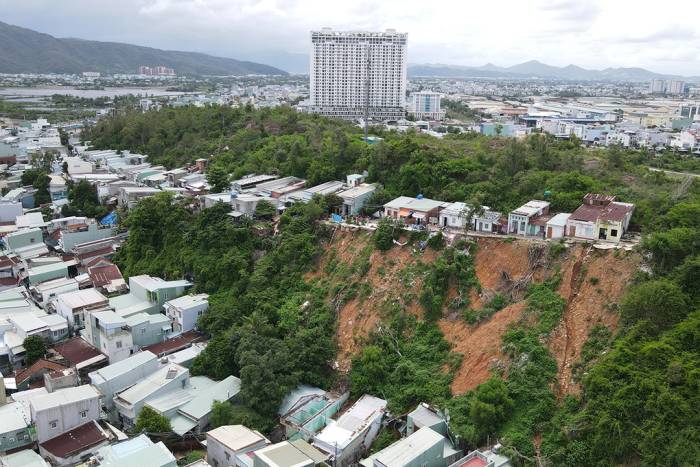 UBND tỉnh Gia Lai giao phường Quy Nhơn lên phương án di dời các hộ dân ở núi Một. Ảnh: Trần Hóa