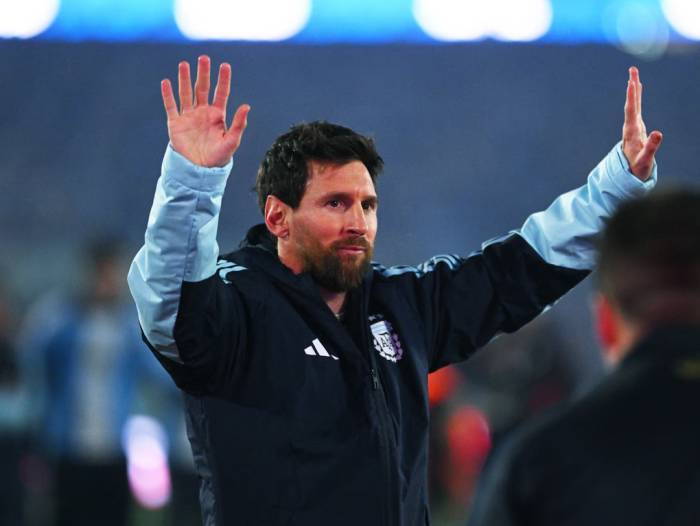 Lionel Messi trong buổi lễ chia tay đội tuyển Argentina sau trận Argentina – Benin trên sân El Monumental, Buenos Aires, Argentina ngày 6/10/2026. Ảnh: Reuters