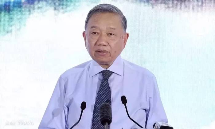 Tổng Bí thư, Chủ tịch nước Tô Lâm phát biểu tại lễ khởi công dự án nâng cấp, hiện đại hóa và cải thiện môi trường nước hệ thống thủy lợi Bắc Hưng Hải, chiều 9/10. Ảnh: TTXVN