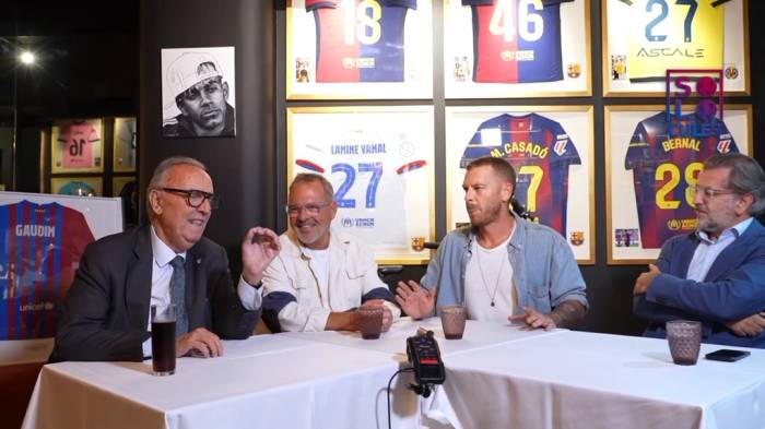 Lần lượt từ trái sang phải: Joan Gaspart, Lluis Carrasco, Jota Jordi và Toni Freixa, trên chương trình Sólo para Culés thuộc kênh El Chiringuito phát sóng ngày 9/10/2026. Ảnh: Sólo para Culés