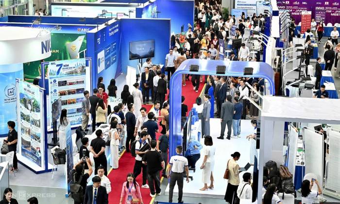Không gian triển lãm tại Ngày hội Đổi mới sáng tạo quốc gia, sáng 4/10. Ảnh: Giang Huy