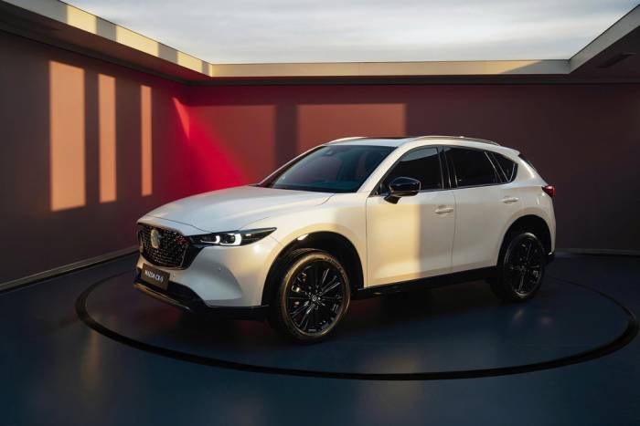 Mazda CX-5 thuộc nhóm bán chạy hàng đầu phân khúc. Ảnh: Mazda